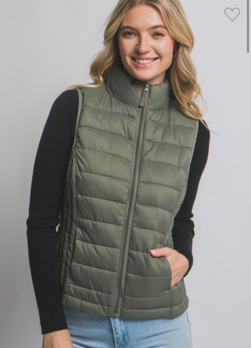 LIGHTWEIGHT DOWN PACKABLE PUFFER VEST 0231A
