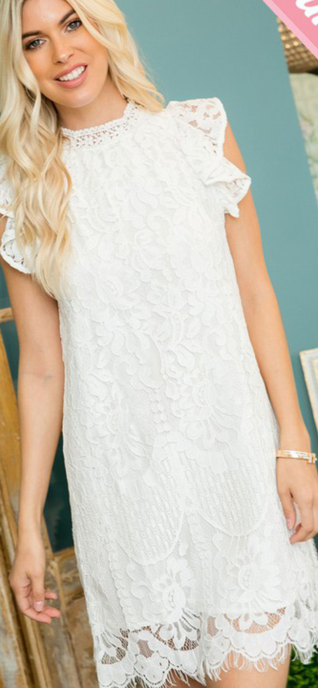 CURVY WHITE LACE DRESS WITH RUFFLED CAP SLEEVES